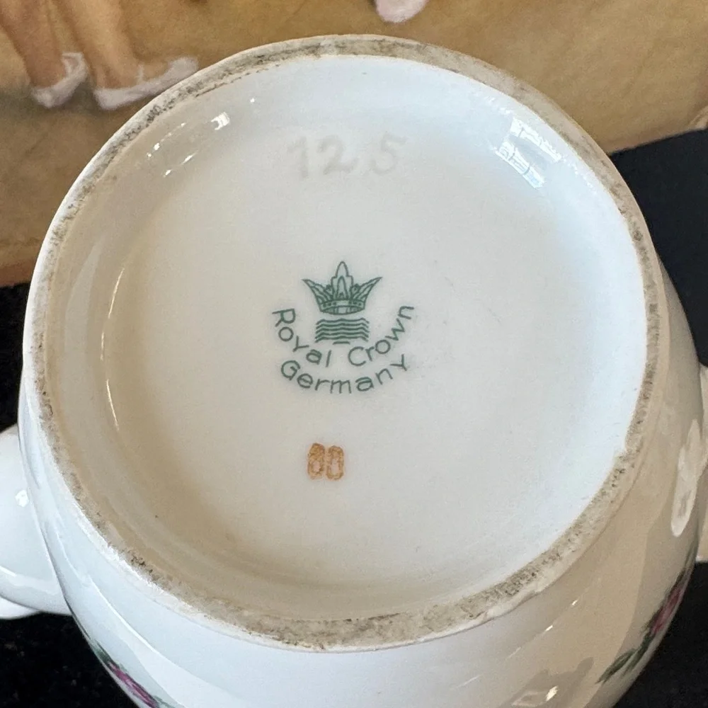 Royal Crown elegant porcelain